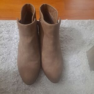 UNIONBAY Women's Tan Ankle Booties